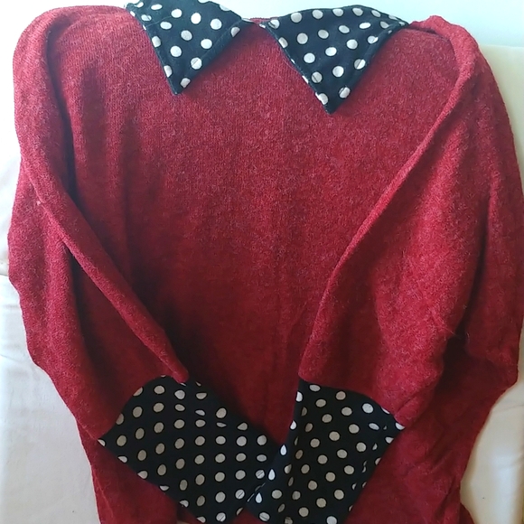 Sweater - Picture 1 of 2